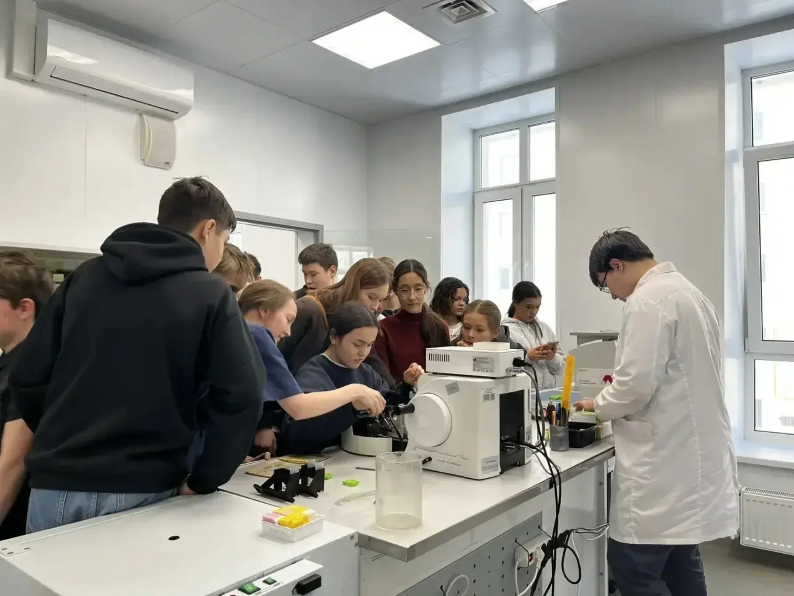 Школьников пригласили в будущее медицины: уфимцы прошли маршрут «Авиценна»