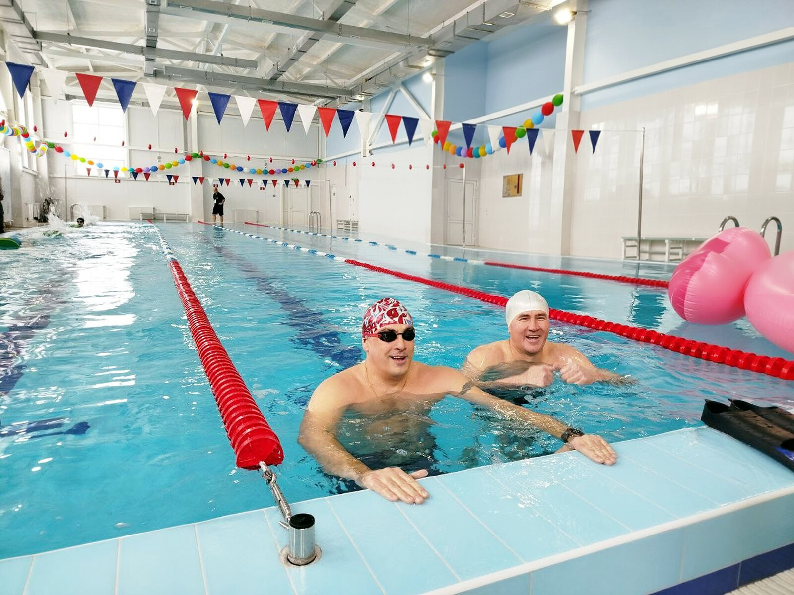 Красавец-бассейн  уже неделю радует  жителей села Ермолаево Башкирии