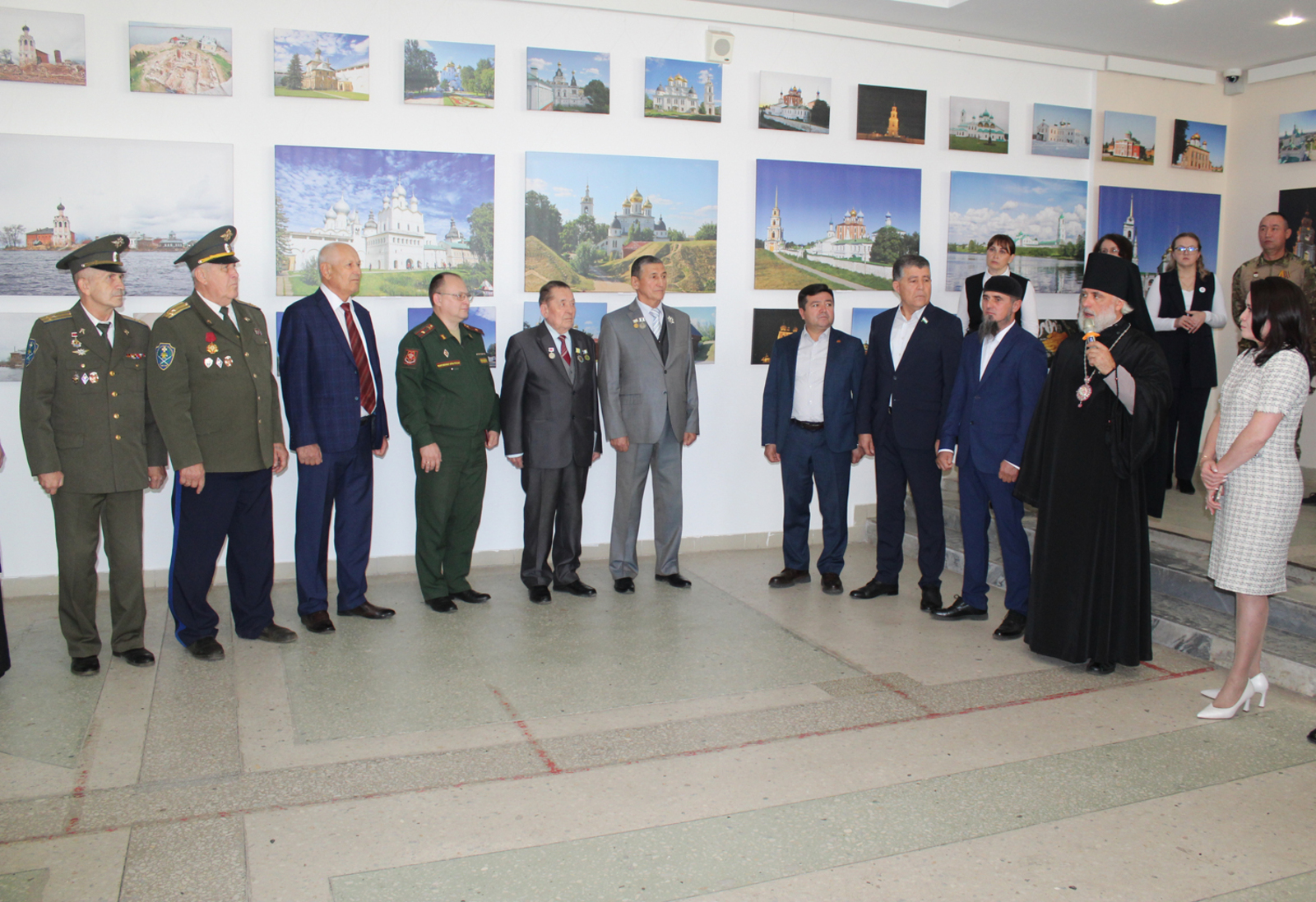 В Куюргазинском районе в День республики открыта выставка греческого художника