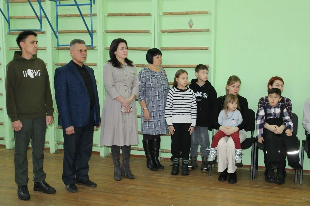 В Бахмутской школе Куюргазинского района состоялось открытие «Парты Героя»