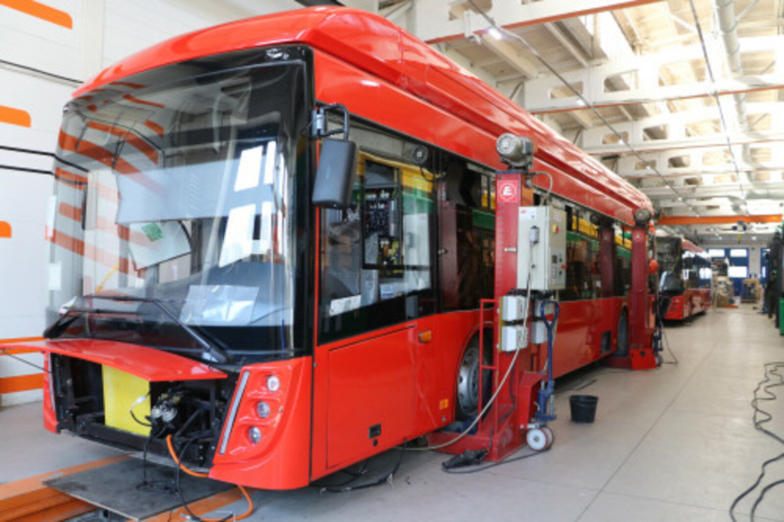 Уфимский трамвайно-троллейбусный завод (УТТЗ) и Минский автомобильный завод (МАЗ) до конца 2023 года выпустят не менее 230 троллейбусов на  4 млрд рублей.