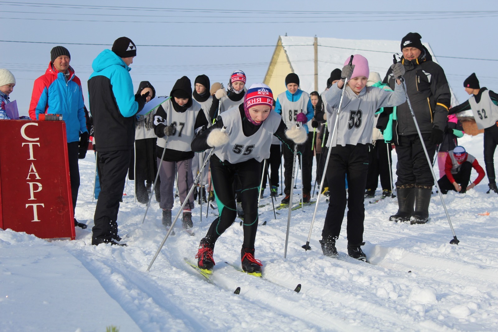 В деревне Аксарово Куюргазинского района прошли соревнования по лыжным гонкам в зачет Спартакиады школьников