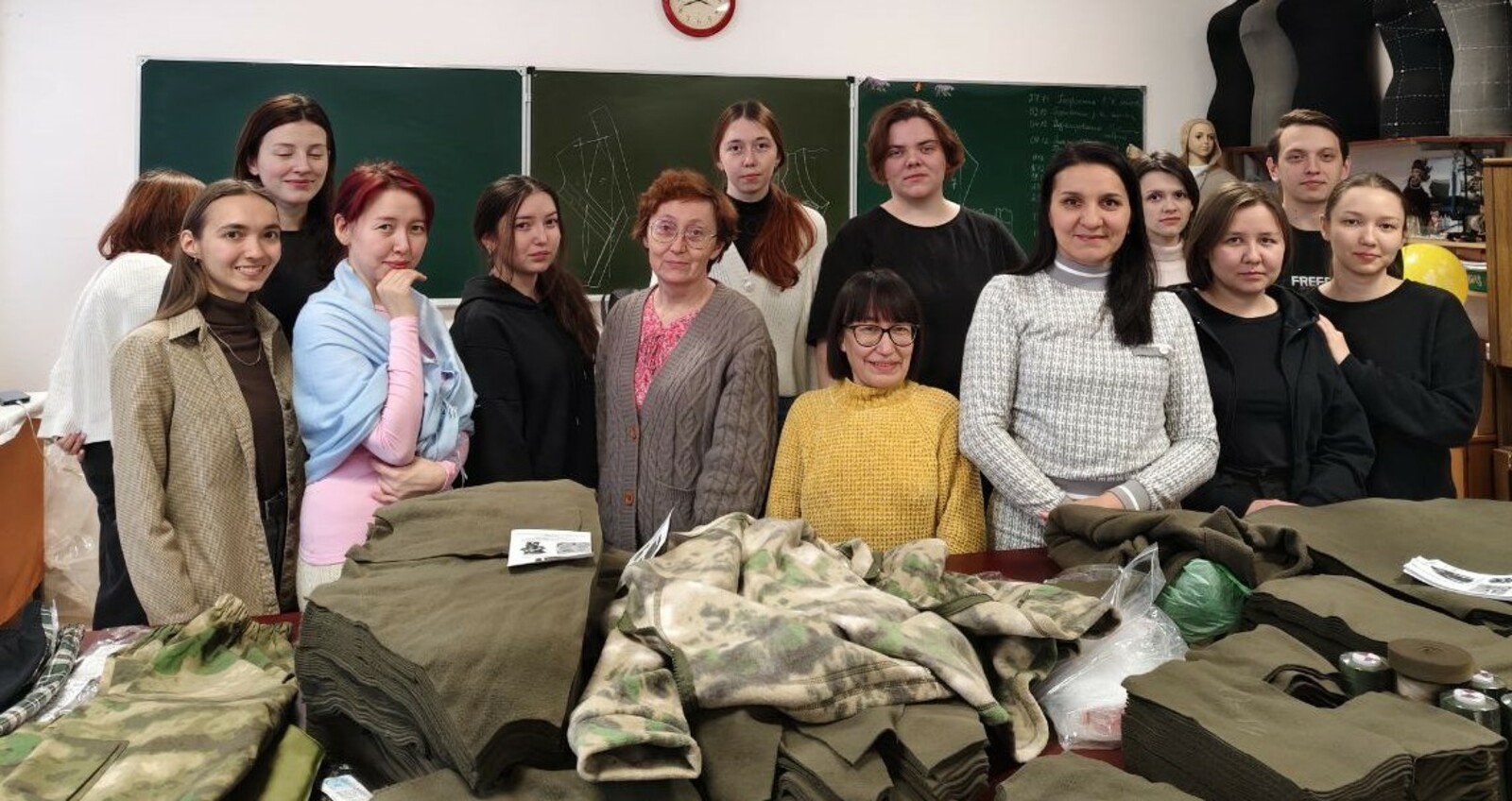 Студенты УГНТУ шьют тёплые вещи для военных