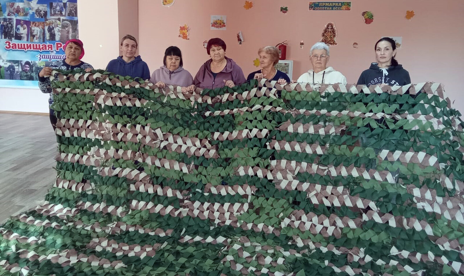 из архива Бахмутского СП  Такую сеть активистки бахмутского клуба «Вдохновение» плетут за два часа.