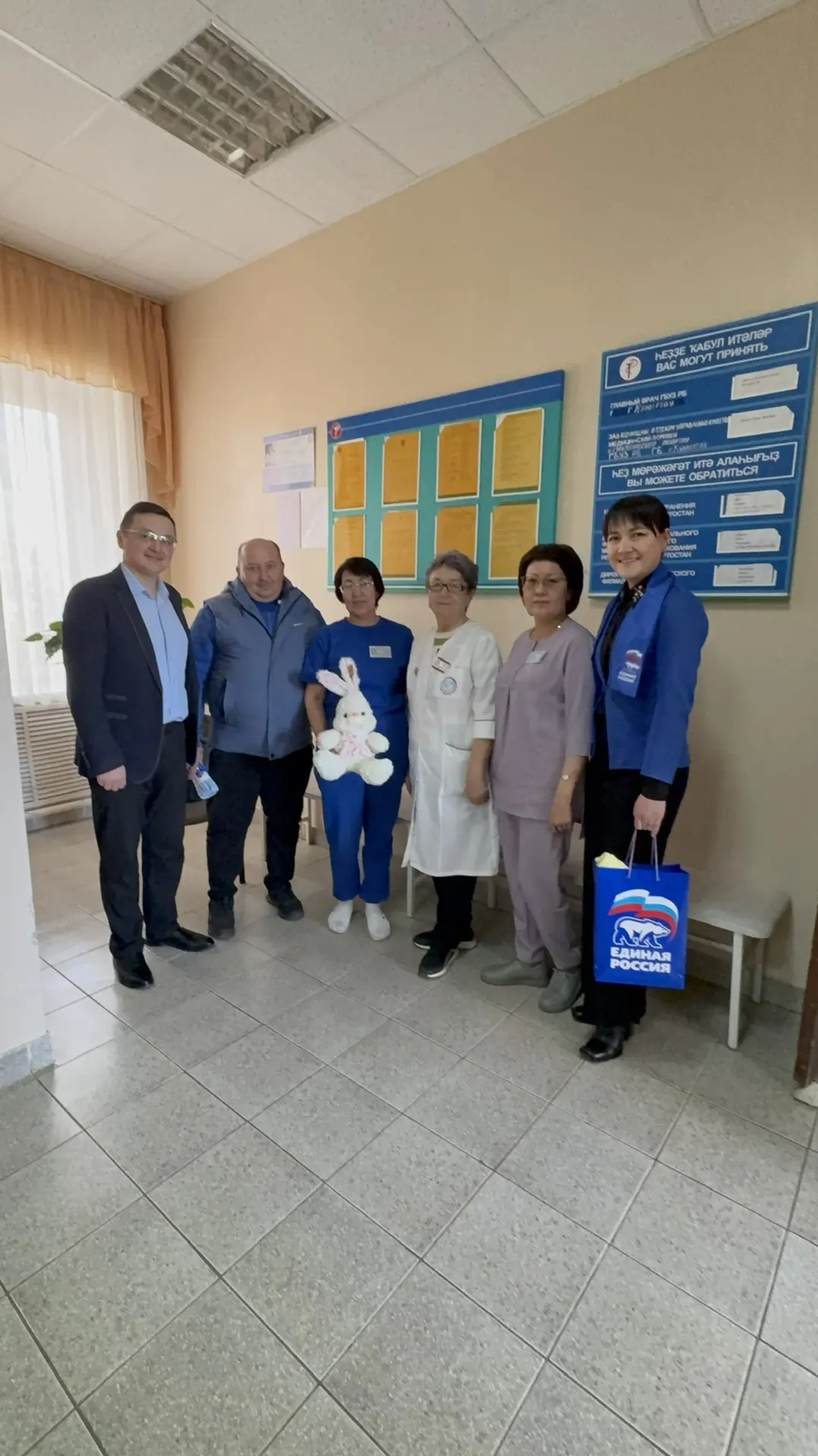 Работников скорой помощи села Ермолаево Башкирии тепло поздравили с праздником