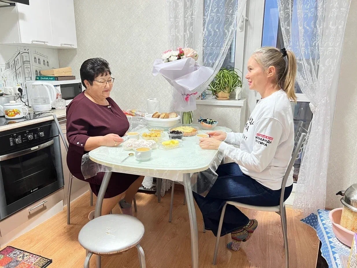 В Башкирии волонтёры «Молодёжки» Народного фронта поздравили мам участников СВО