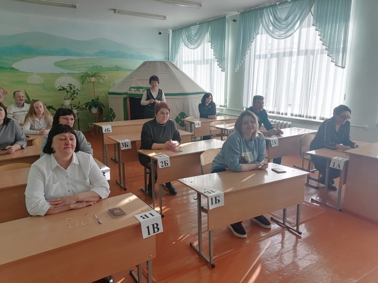 Родители одиннадцатиклассников  Куюргазинского района участвовали во Всероссийской акции «Сдаём вместе».