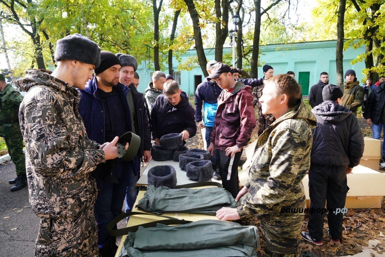 На место боевого слаживания мобилизованных из Башкирии в Саратовскую область приезжал Хабиров