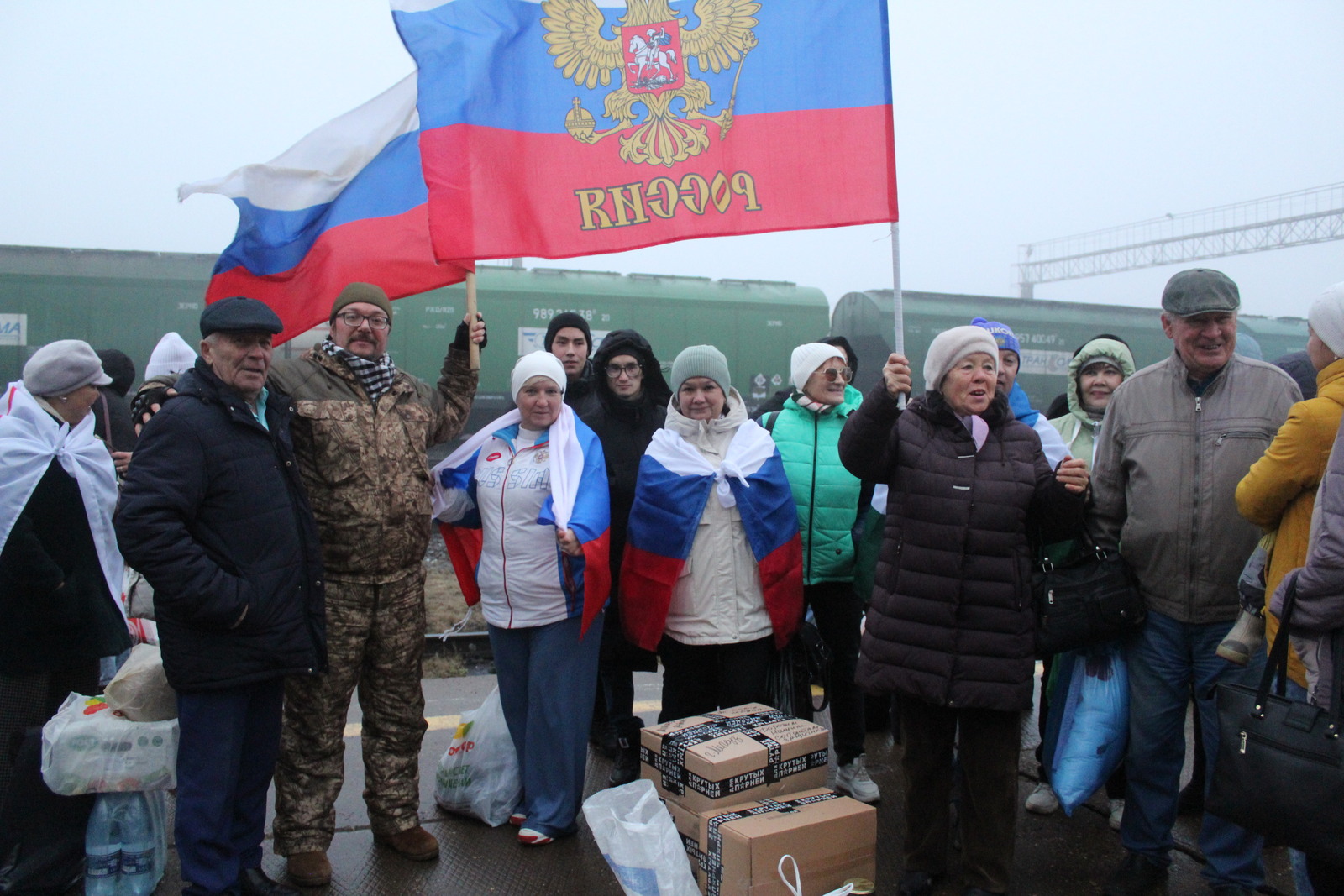 Жители Башкирии приветствовали эшелон с ранеными бойцами СВО