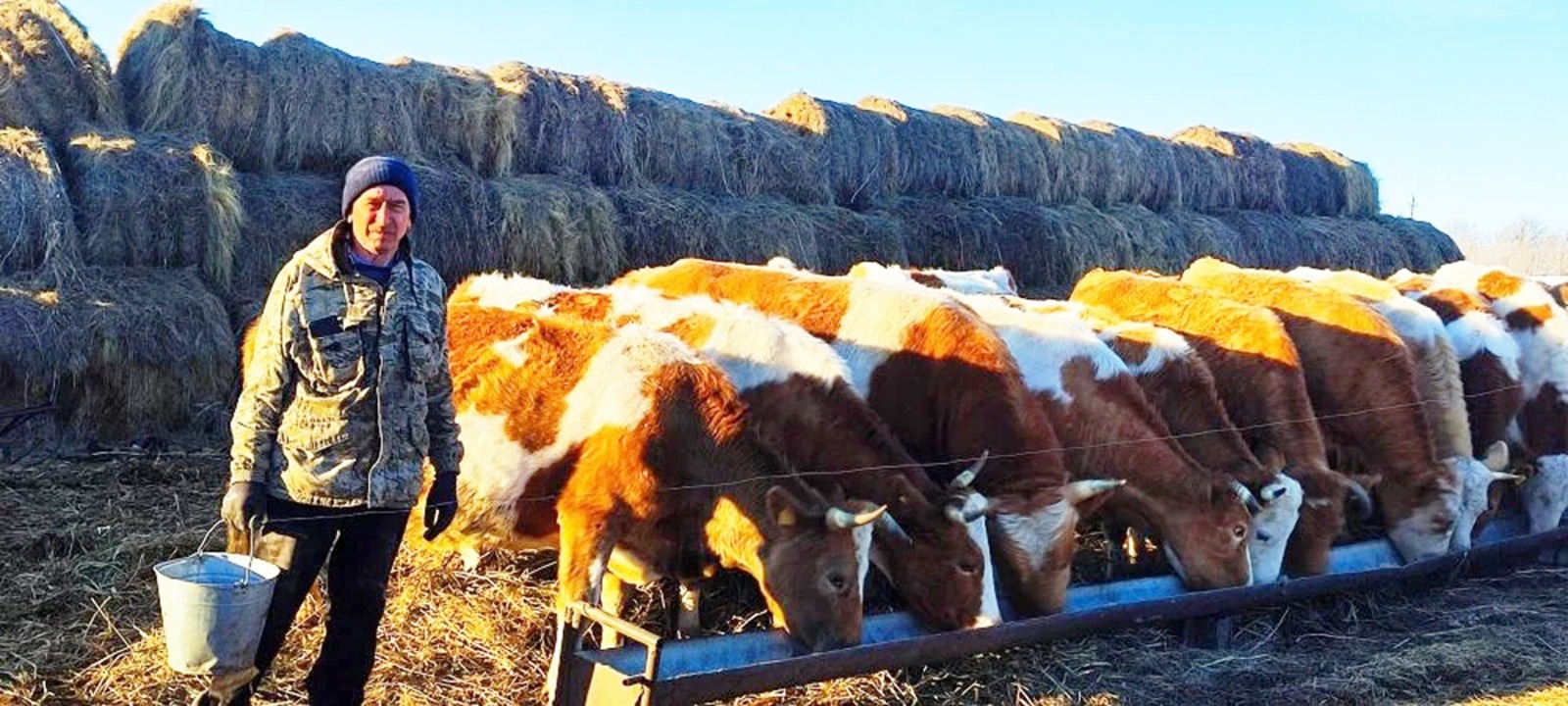 Тагир Закирович, кроме того что занимается своим хозяйством и трудится трактористом в СПК «Тюканово», ещё активно собирает гуманитарную помощь для бойцов СВО.