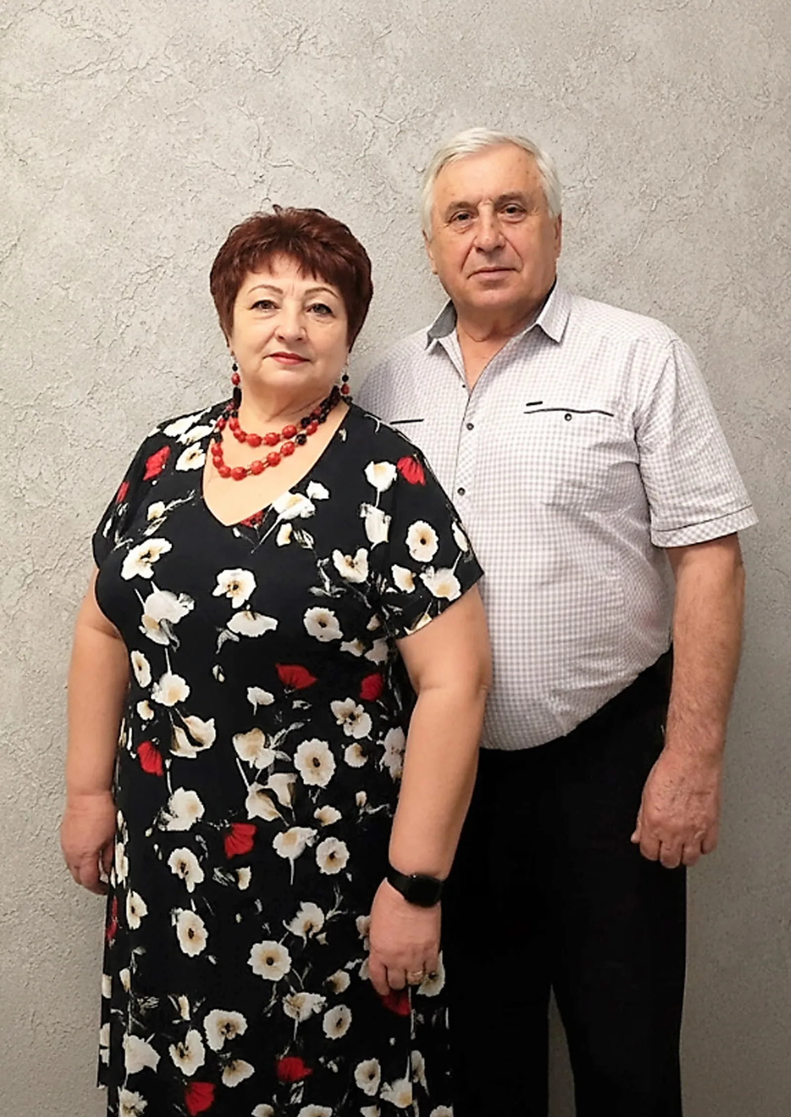 Уверенно чувствует себя Фаина Борисовна у крепкого плеча Владимира Матвеевича.
