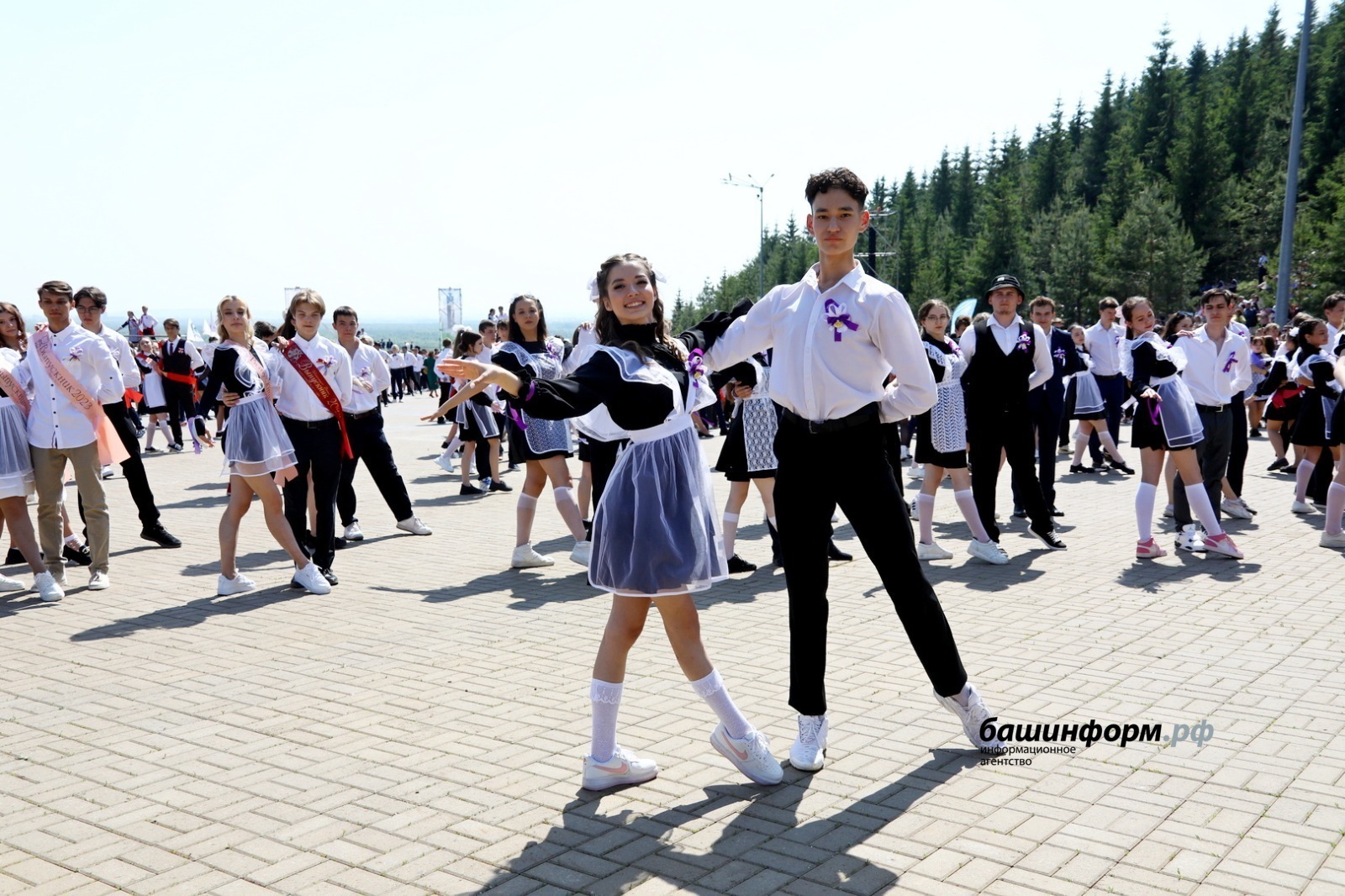 Дата празднования окончания школы для учеников России определена на 2026 год